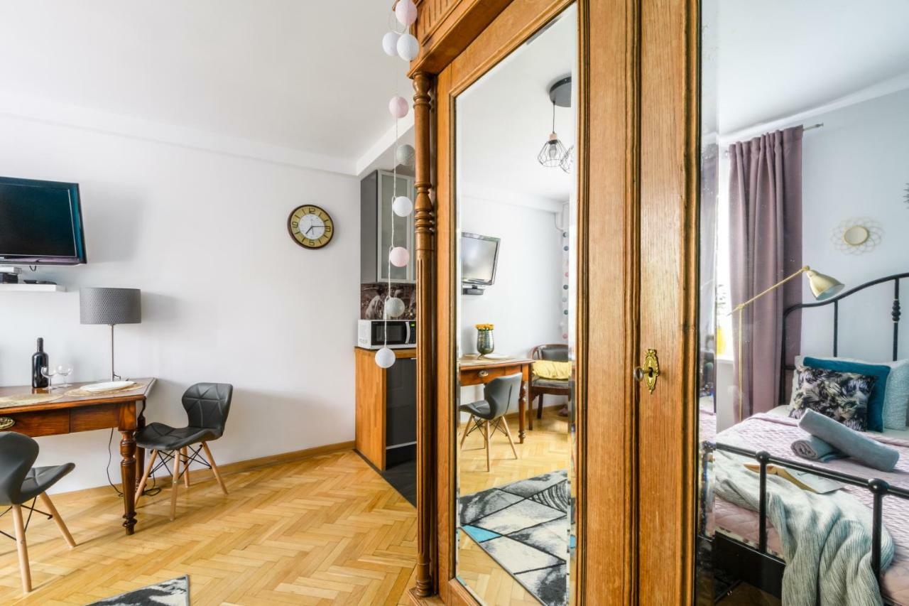 Cozy Apartment Old Town Varşovia Exterior foto